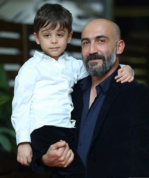 عکس هادی حجازی فر و پسرش هامون