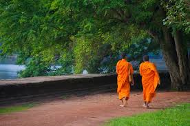 ماجرای دو راهب بودایی و زن جوان