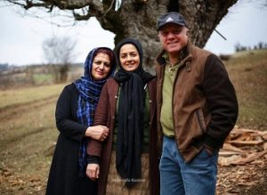 عکس بیتا سحرخیز و پدر و مادرش