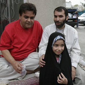 عکس مسعود ده نمکی و دخترش - مرداد ۱۳۸۵