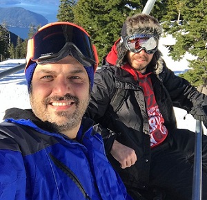 سام درخشانی در حال اسکی در کانادا