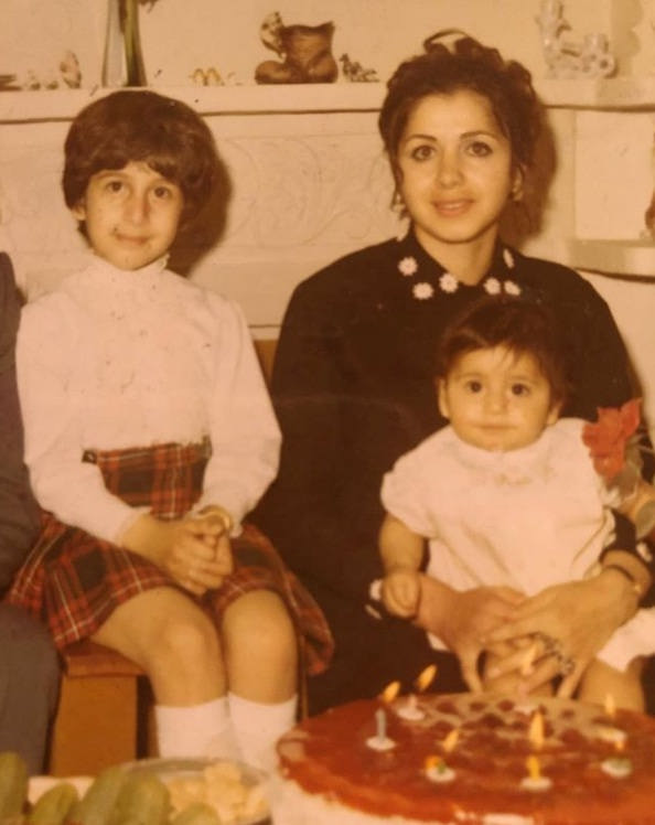 عکس سیما تیرانداز و مادرش و خواهرش