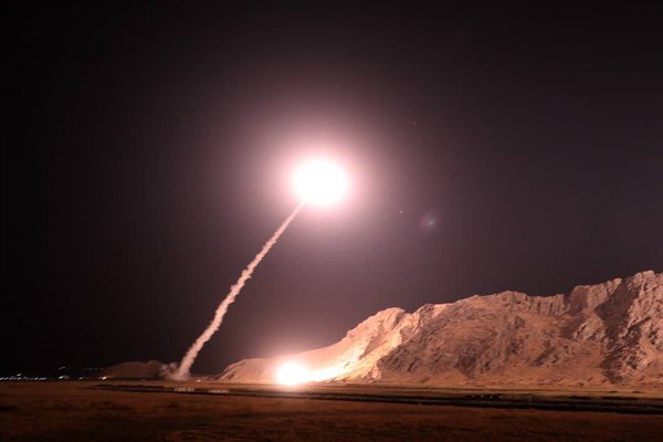 تصاویر ارسال موشک های سپاه از کرمانشاه