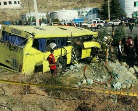 عکس های حادثه واژگونی اتوبوس واحد علوم تحقیقات