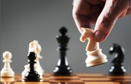 در شطرنج سرعتی هر بازیکن برای همه حرکات خود در یک بازی چند دقیقه وقت دارد؟