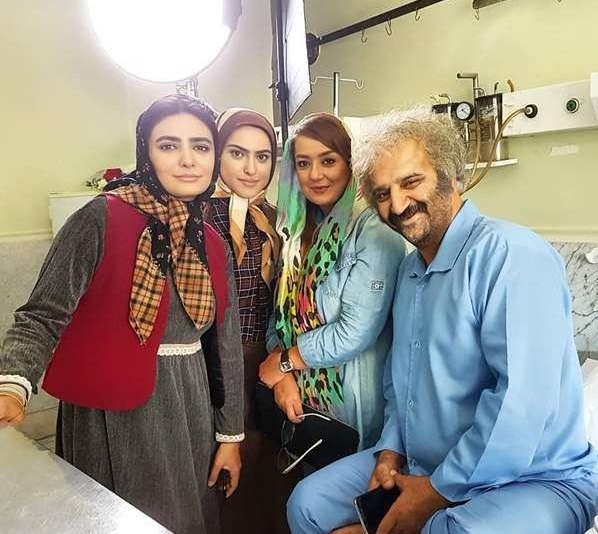 علیرضا استادی و بهاره حسینی و مهناز خوشخو و لیندا کیانی در پشت صحنه سریال دلدادگان