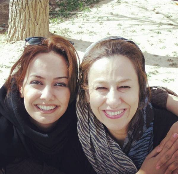 عکس های مهرنوش مسعودیان و مادرش