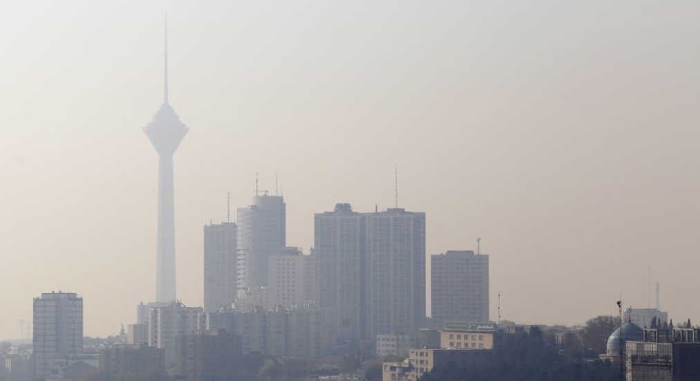 علت بوی بد شهر تهران چیست؟ دماوند، فاضلاب یا پالایشگاه؟