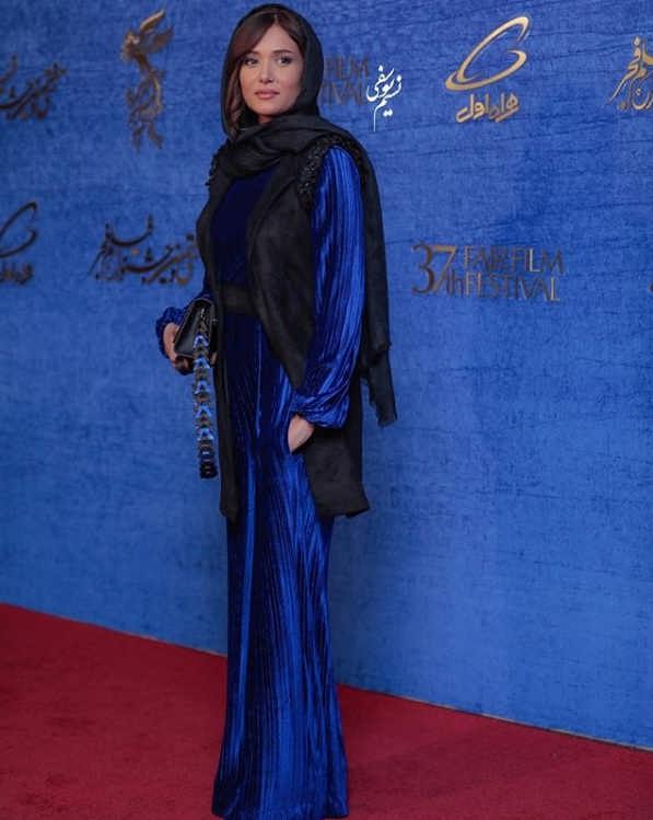 مدل مانتو بازیگران در جشنواره فجر ۹۷ - پریناز ایزدیار