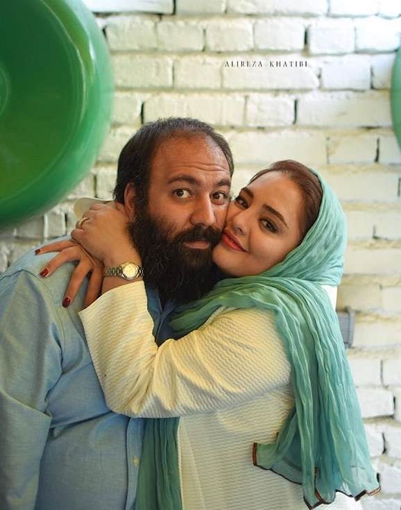 عکس نرگس محمدی و همسرش علی اوجی