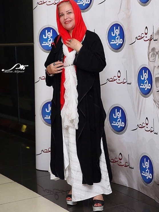 عکس های اکرم محمدی بازیگر نقش خانم بزرگ در ستایش ۳