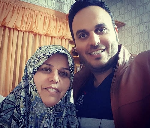 عکس محمد حسین مهدویان و مادرش